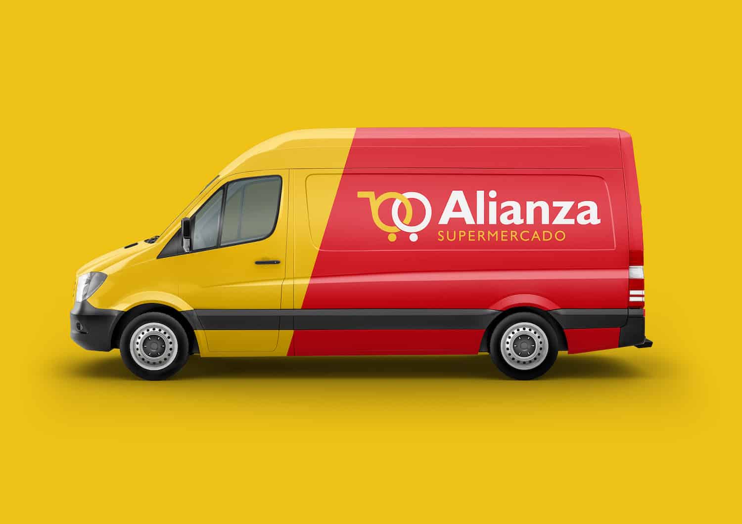 Van para transporte de compras com a logomarca aplicada