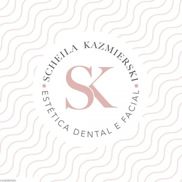 Logotipo feito para a dentista Scheila Kazmierski